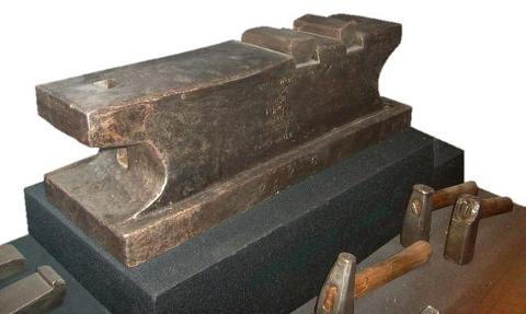 File Makers Anvil from Troyes France - Click for more